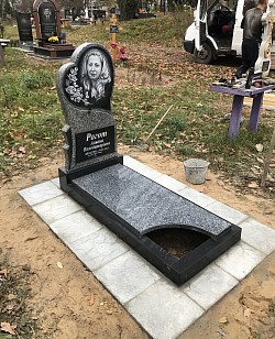 Сірий граніт