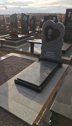 Памятник сердце