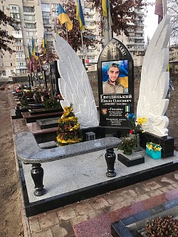 Мармурові памятники для військових