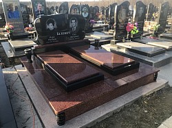 Памятник на двоих