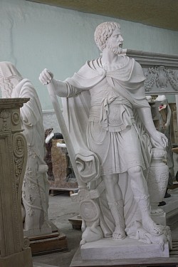 Статуя купити